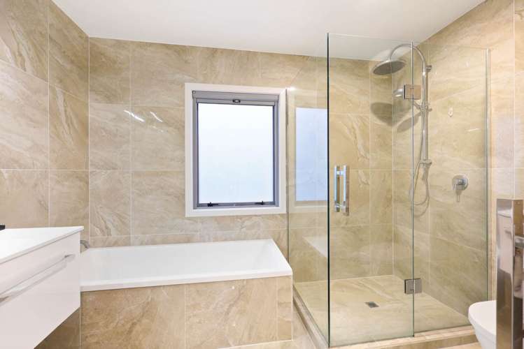 25c Marina Road Torbay_18