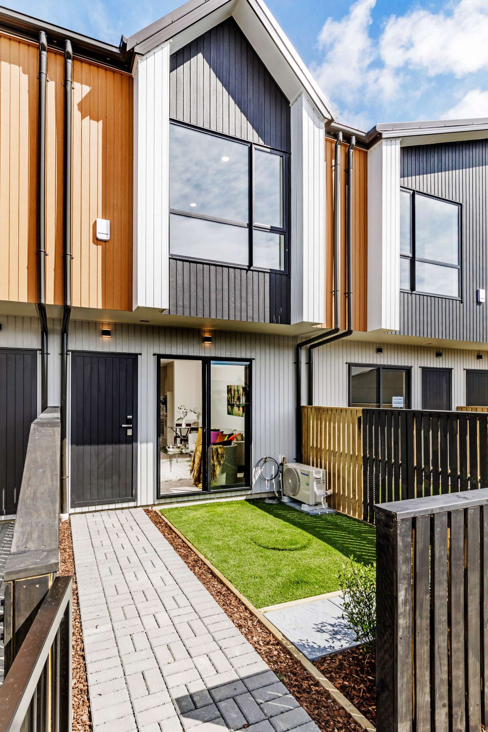 6/4 Glenhaven Place Te Atatu Peninsula_0