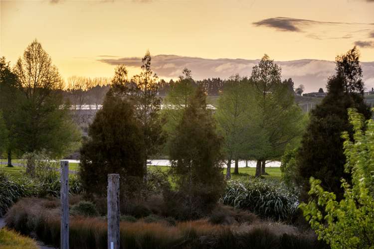 123 Lakes Boulevard Pyes Pa_14