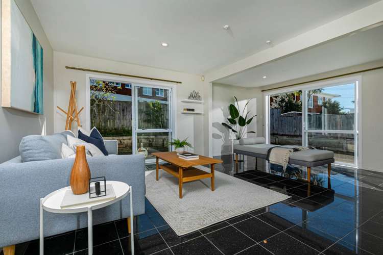 2/28 East Coast Road Milford_5