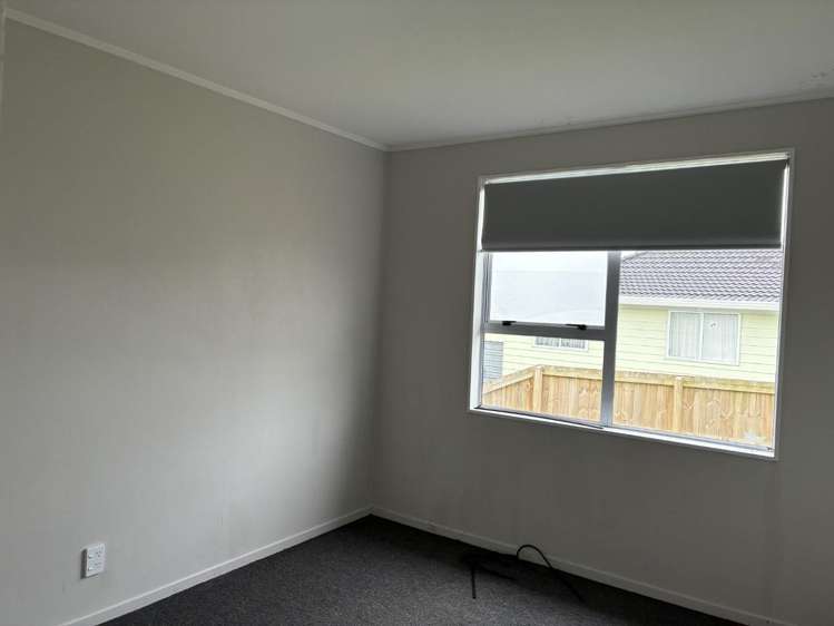 2/3 Etherton Drive Manurewa_6