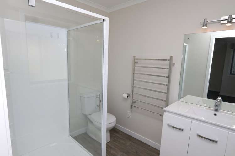 7 Somerset Grove Allenton_19