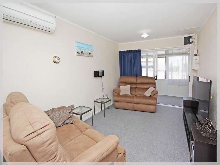 8 Hart Street Foxton Beach_19