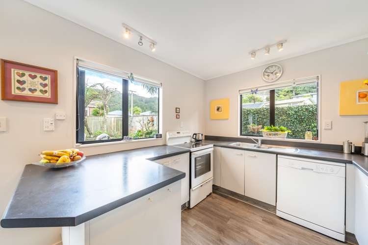 2/27 Korau Grove Stokes Valley_8