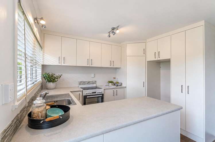 16 Montgomery Crescent Cockle Bay_10