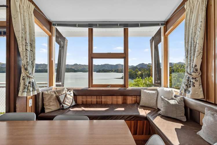 393 Marine Drive Charteris Bay_6
