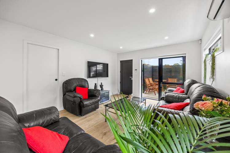 22D Borrowdace Avenue Botany Downs_15