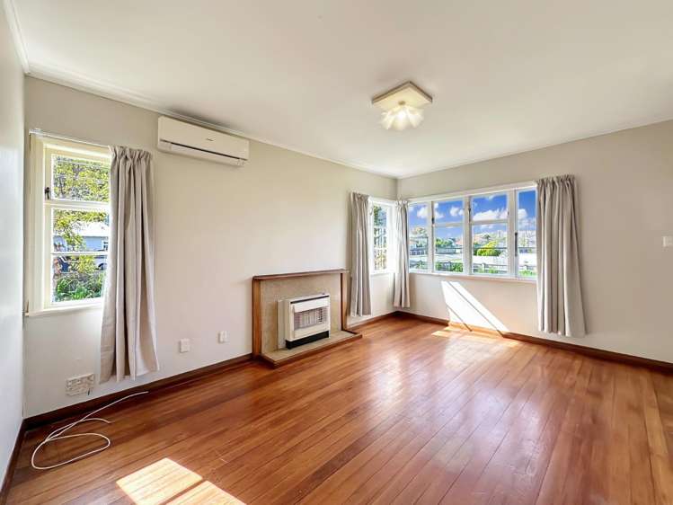 2 White Street 1236_7