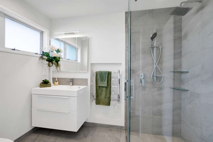 1 Cabot Place Frankleigh Park_21