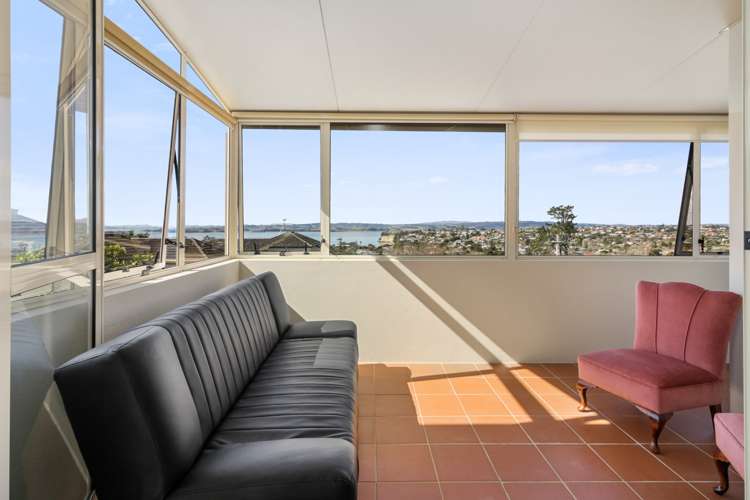 6 Beach Road Mellons Bay_23