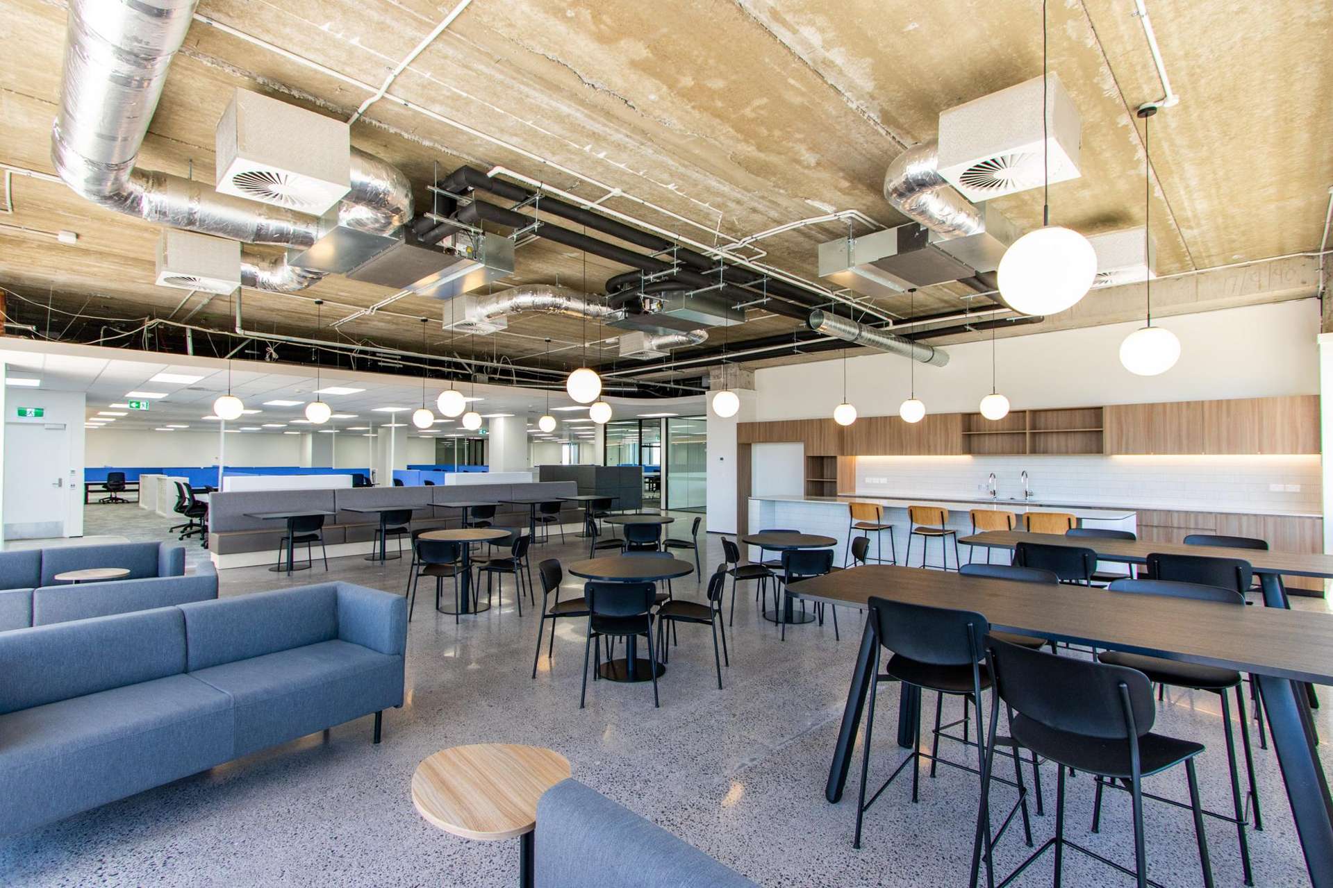 C.2/1 The Strand Takapuna_0