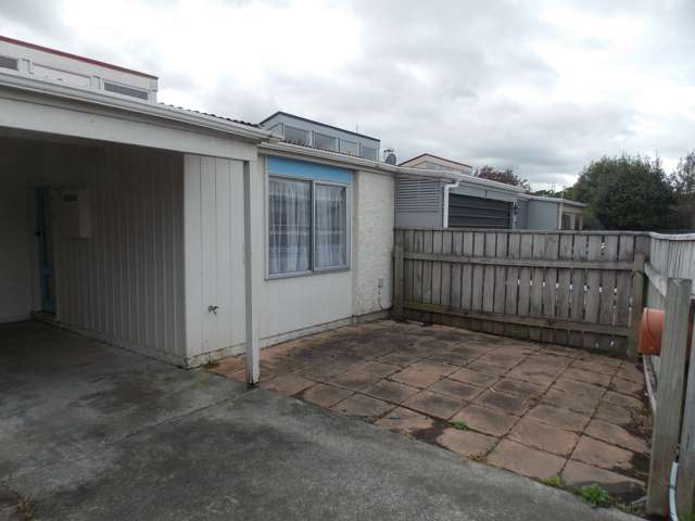 6 Westmere Place Takaro_1