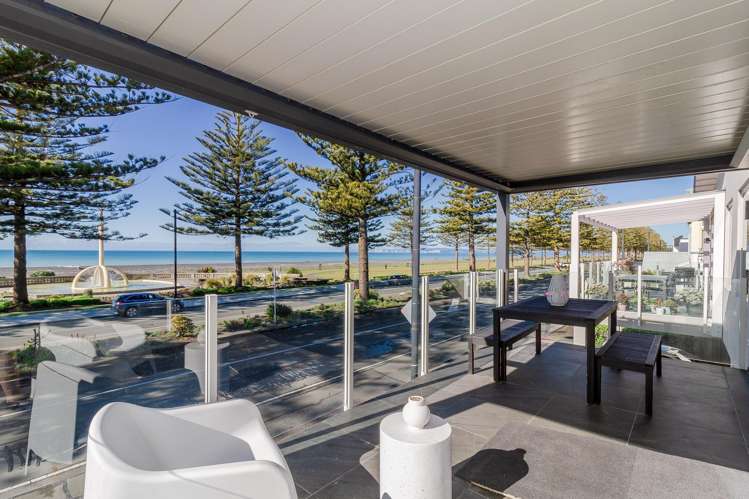 563 Marine Parade Napier South_9