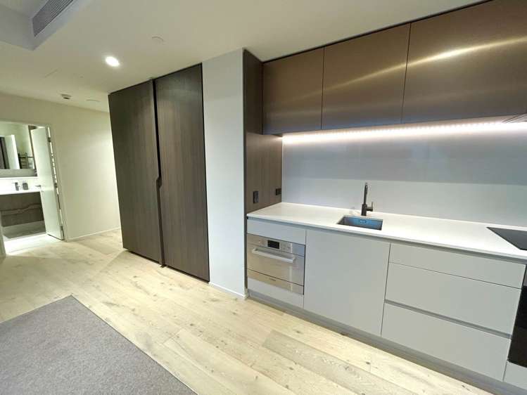 902/10 Commerce Street City Centre_5