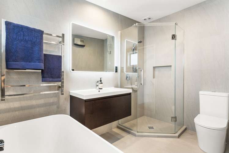 10a Surville Place Mairangi Bay_17