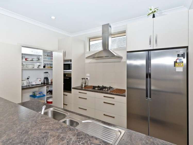 42 Saxbys Road Glenview_15