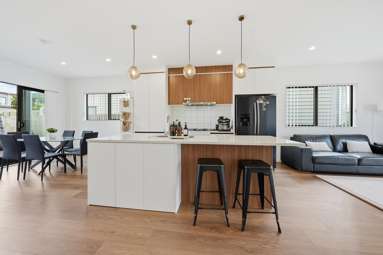 13 Autumn Blaze Street_4