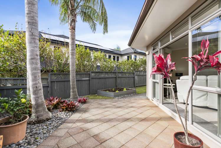 23 English Oak Drive Schnapper Rock_35