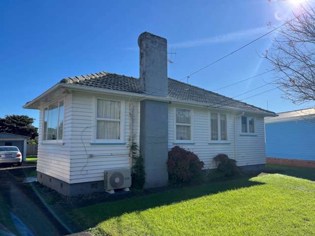 CHARACTER BUNGALOW IN MT ALBERT GRAMMAR ZONE