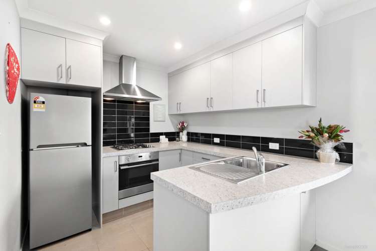 49 Sunningdale Street Wattle Downs_9