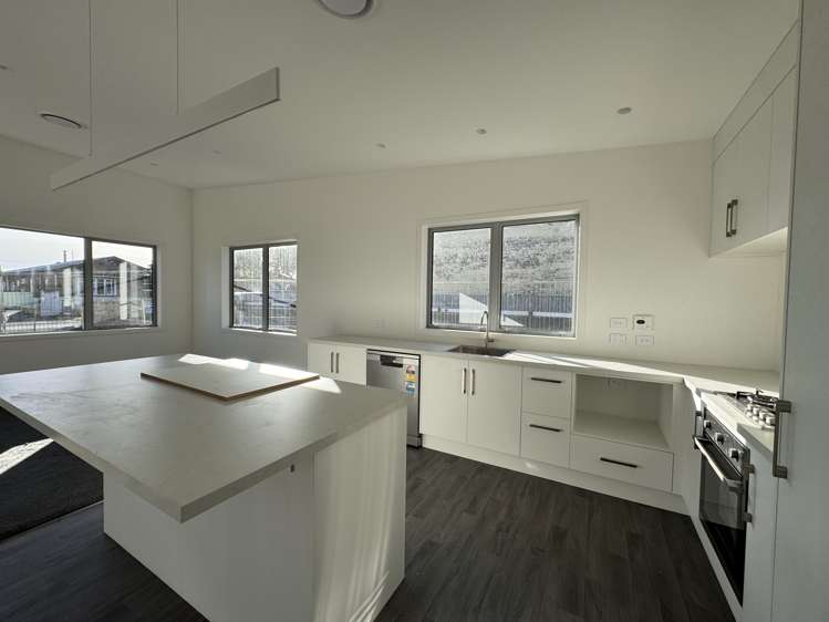 67 Robertson Street_5