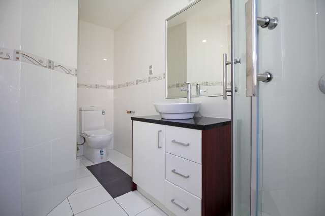 28 Malahide Drive Flat Bush_4