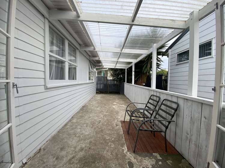 8 Justin Place Te Atatu Peninsula_12