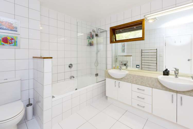 24 Freemans Way Pinehaven_15