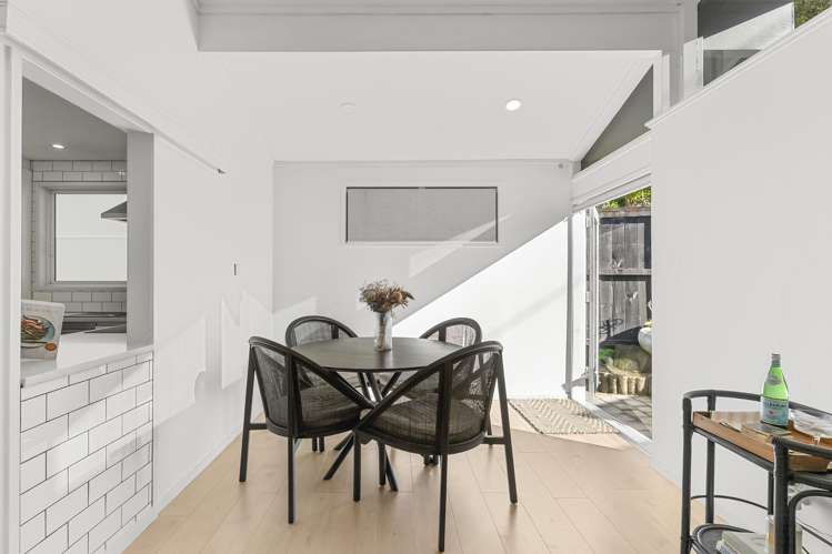 200 Godley Road Titirangi_9