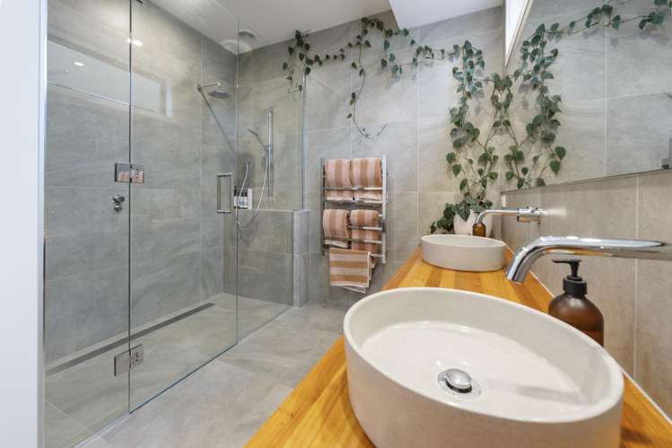 16 Arataki Views Way Glen Eden_16