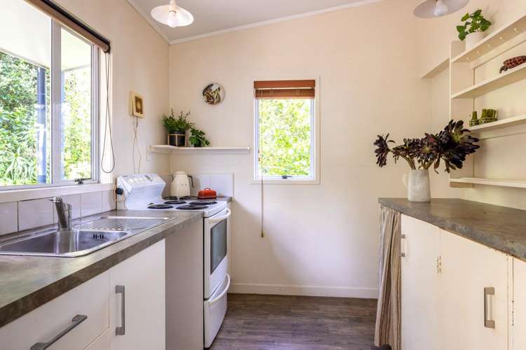 31 Putiki Road Ostend_8