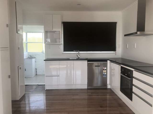 2/61 Ocean View Road Northcote_4