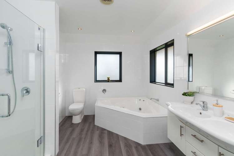 34 Bottle Lake Drive Parklands_13