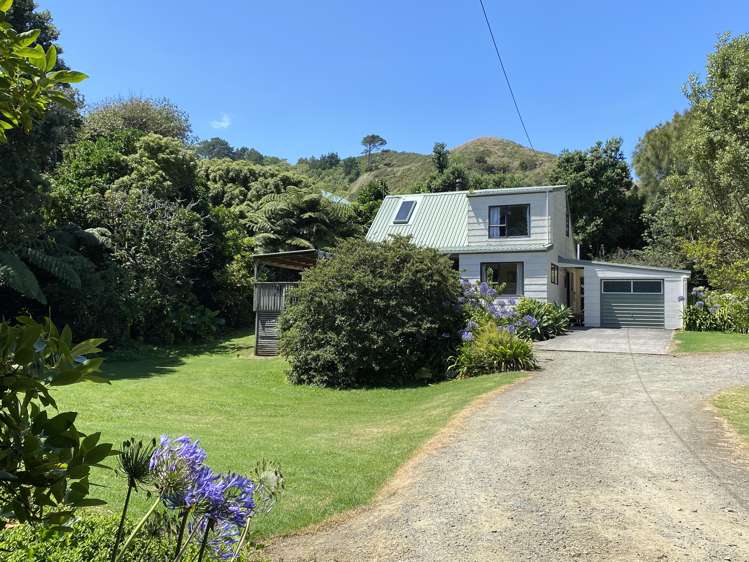 27 Tainui Street Mokau_22