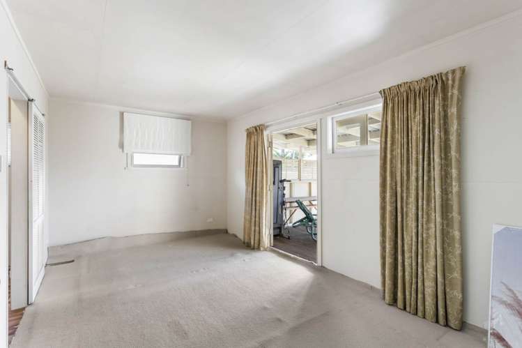 11 Roberts Road Te Atatu South_10