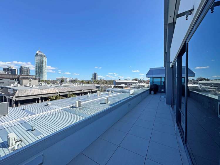 Unit 5/95 Hurstmere Road Takapuna_10