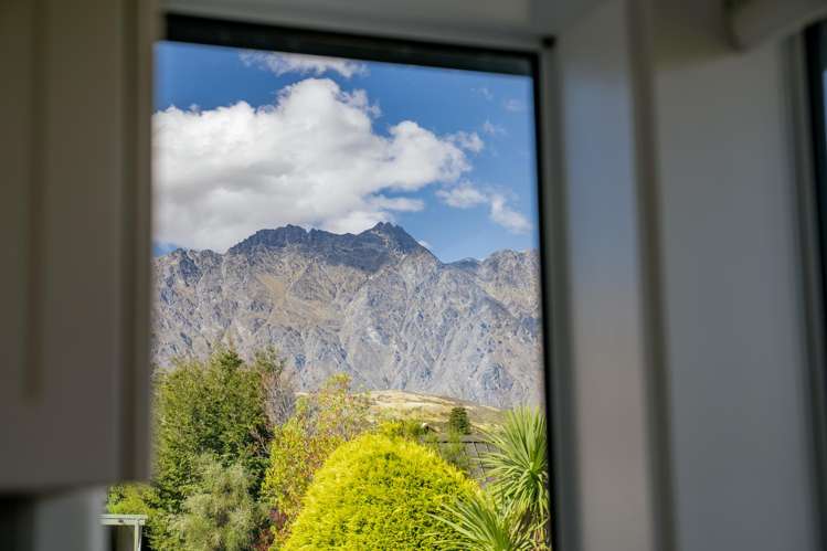 696 Peninsula Road Kelvin Heights_8