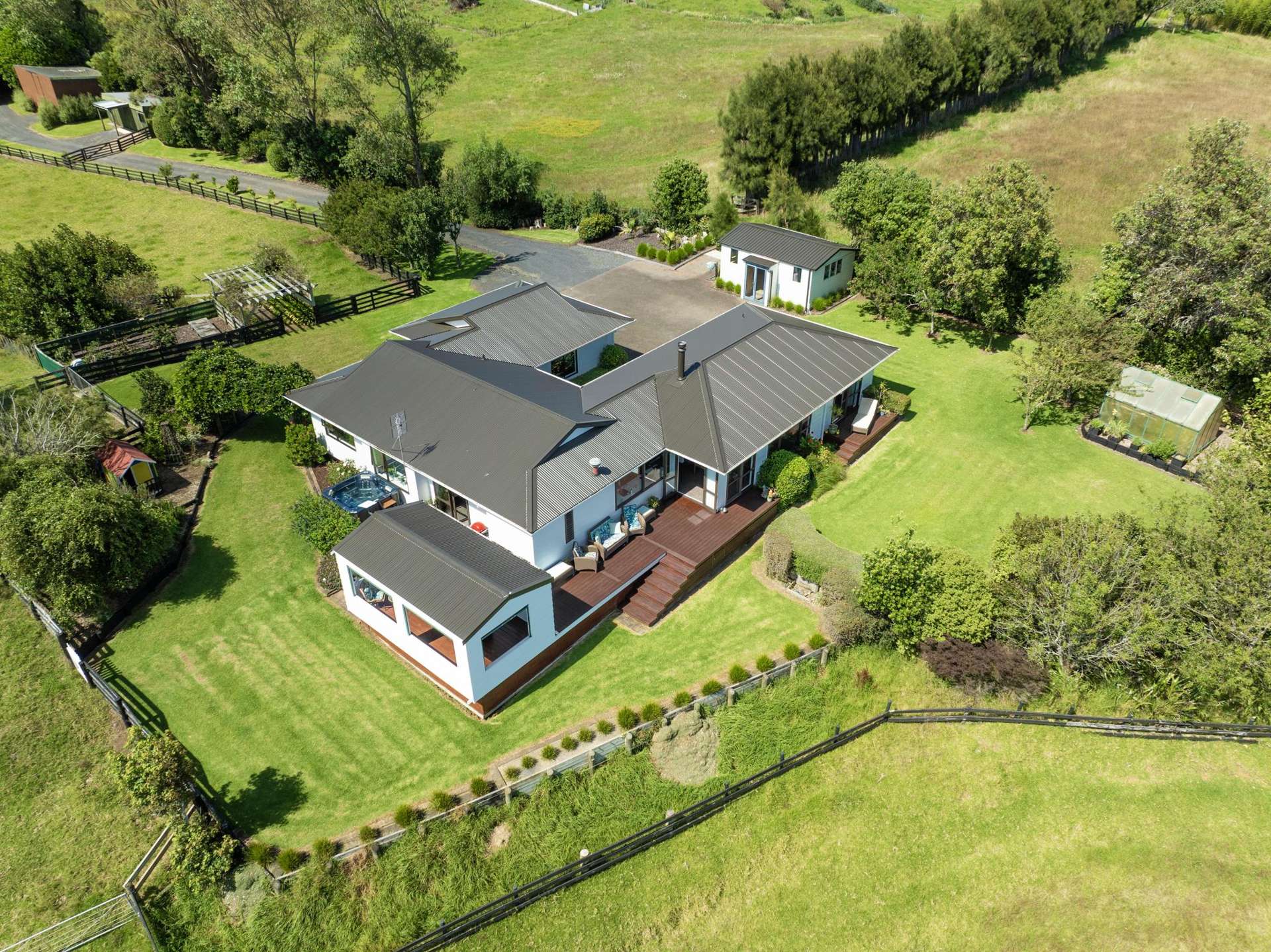 1124 Awhitu Road Waiuku_0