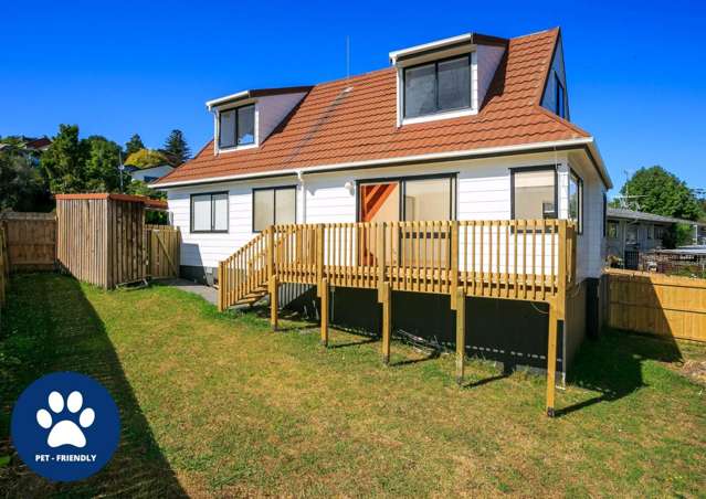 Pet friendly 4 bedroom 1.5 bathroom fully fenc...