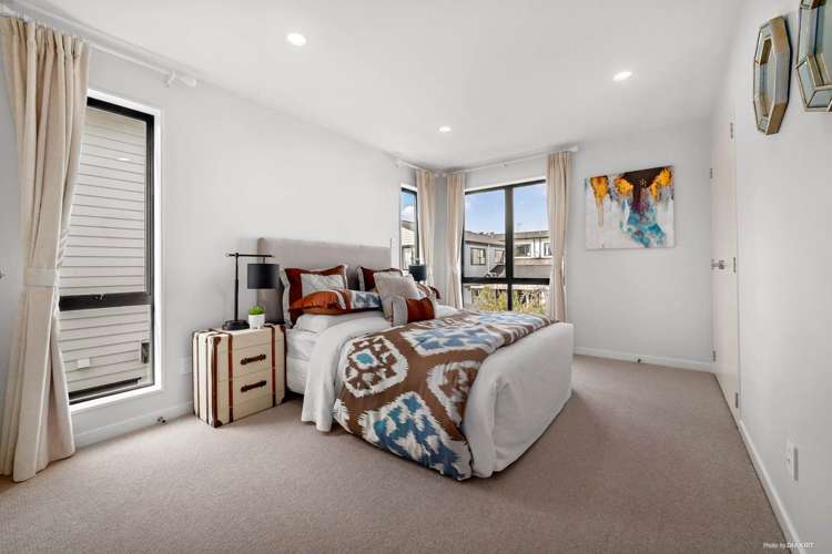 4 Henry Lloyd Place Silverdale_9