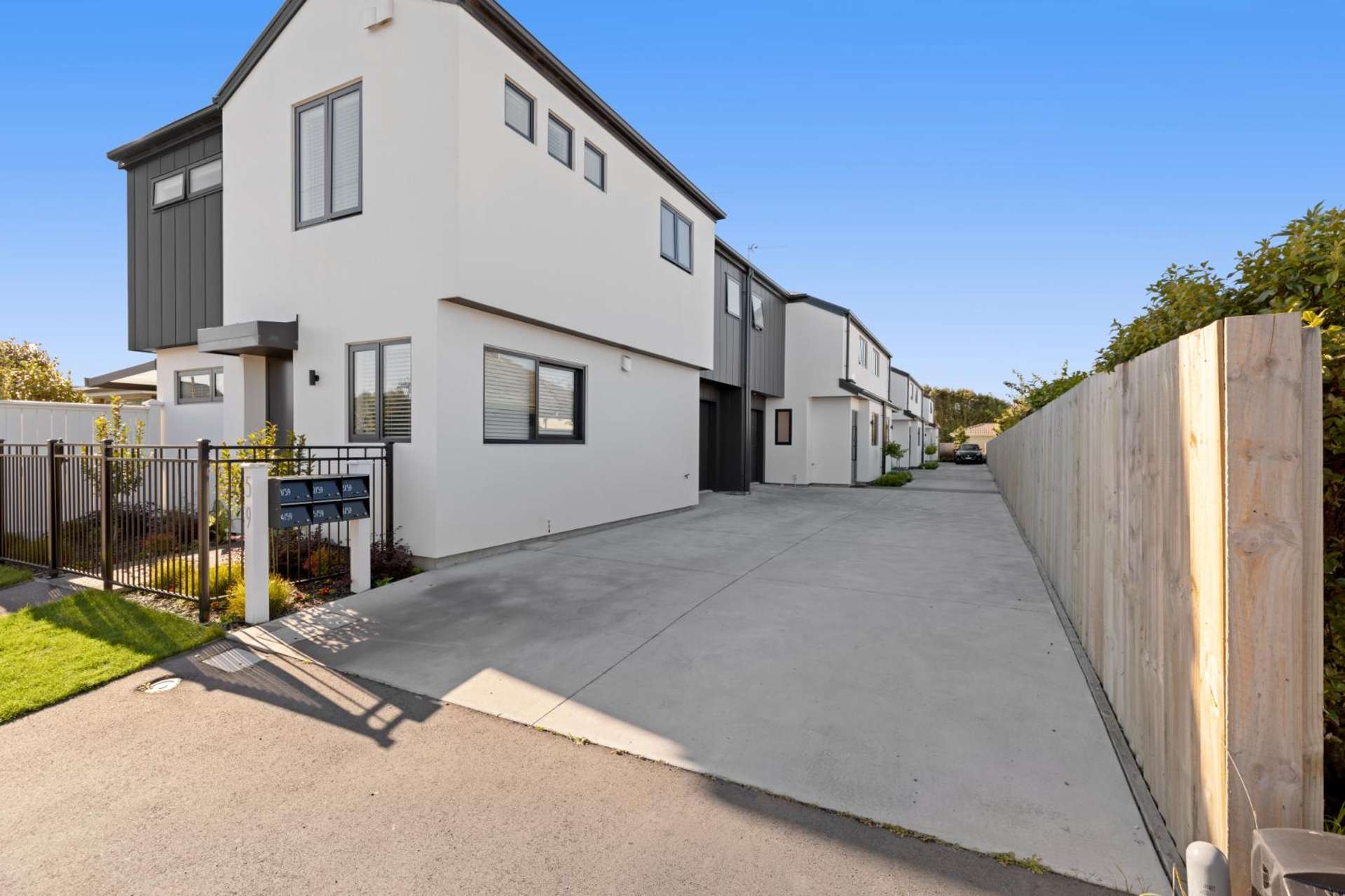 2/59 Amyes Road Hornby_0