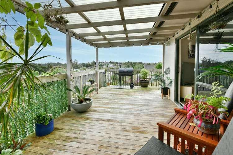 76 Rivervale Grove Stanmore Bay_14