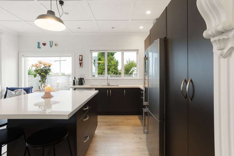 1941 Alexandra Street_3