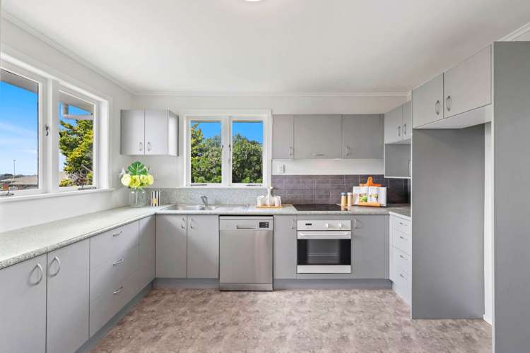 1/339 Wairau Road Totara Vale_4