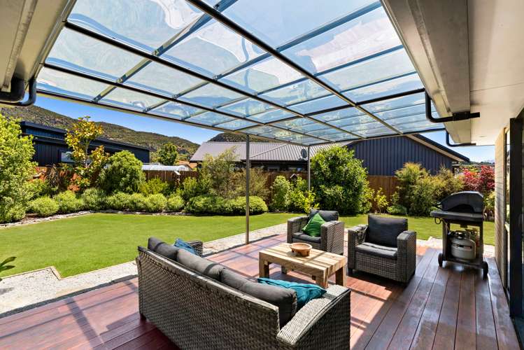 13 Kingfisher Crescent Albert Town_16