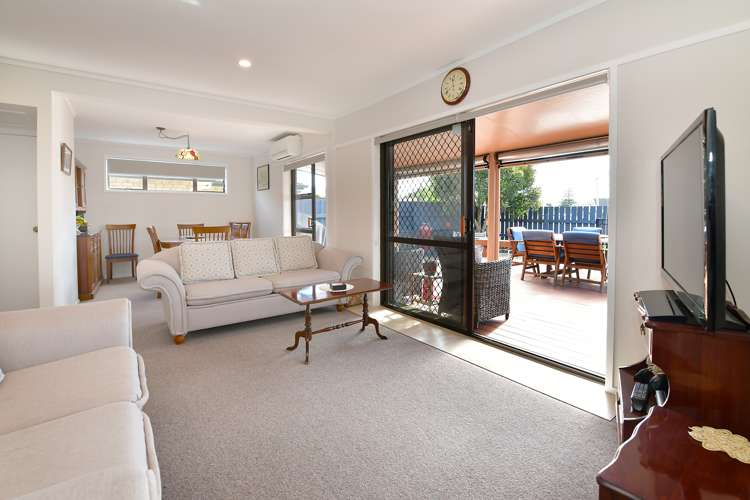 4 Centreway Road Orewa_6