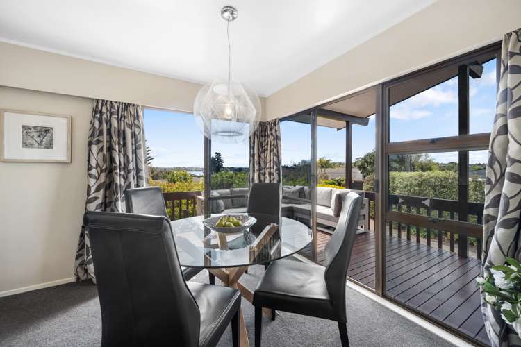 8 Estelle Place Farm Cove_5