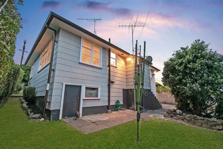 36 Glass Road Mount Roskill_12