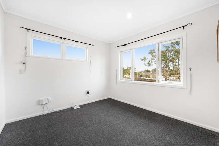 53 Bradbury Road Botany Downs_11