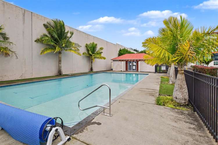 24A/30 Westward Ho Road Glen Eden_12